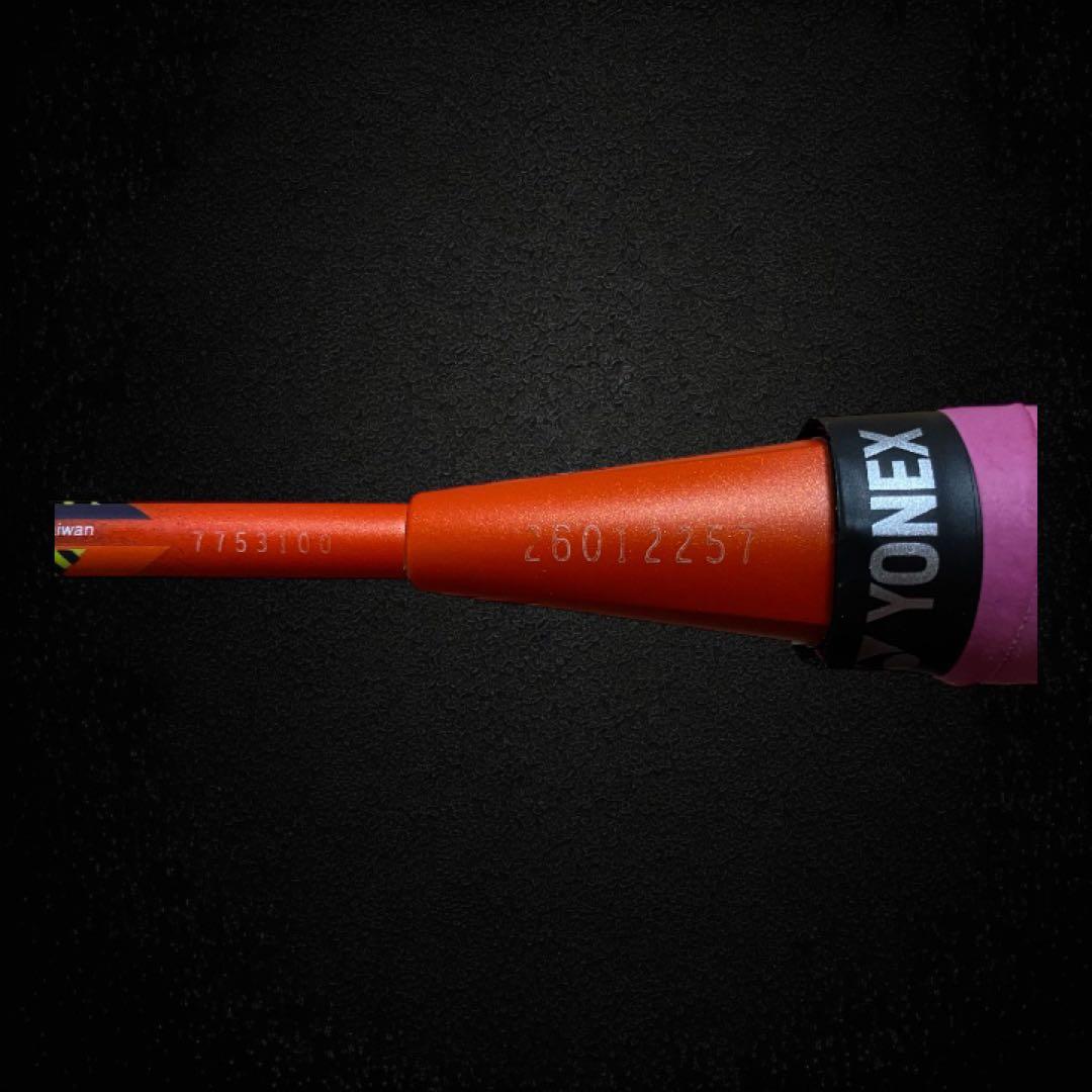 新品級✨YONEX ASTROX FEEL 4UG5 バドミントンラケット