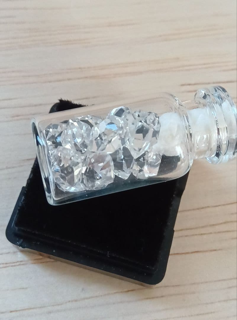 【レア】【希少】ベラクルスアメジスト　ハーキマーダイヤモンド　小瓶入り　美品