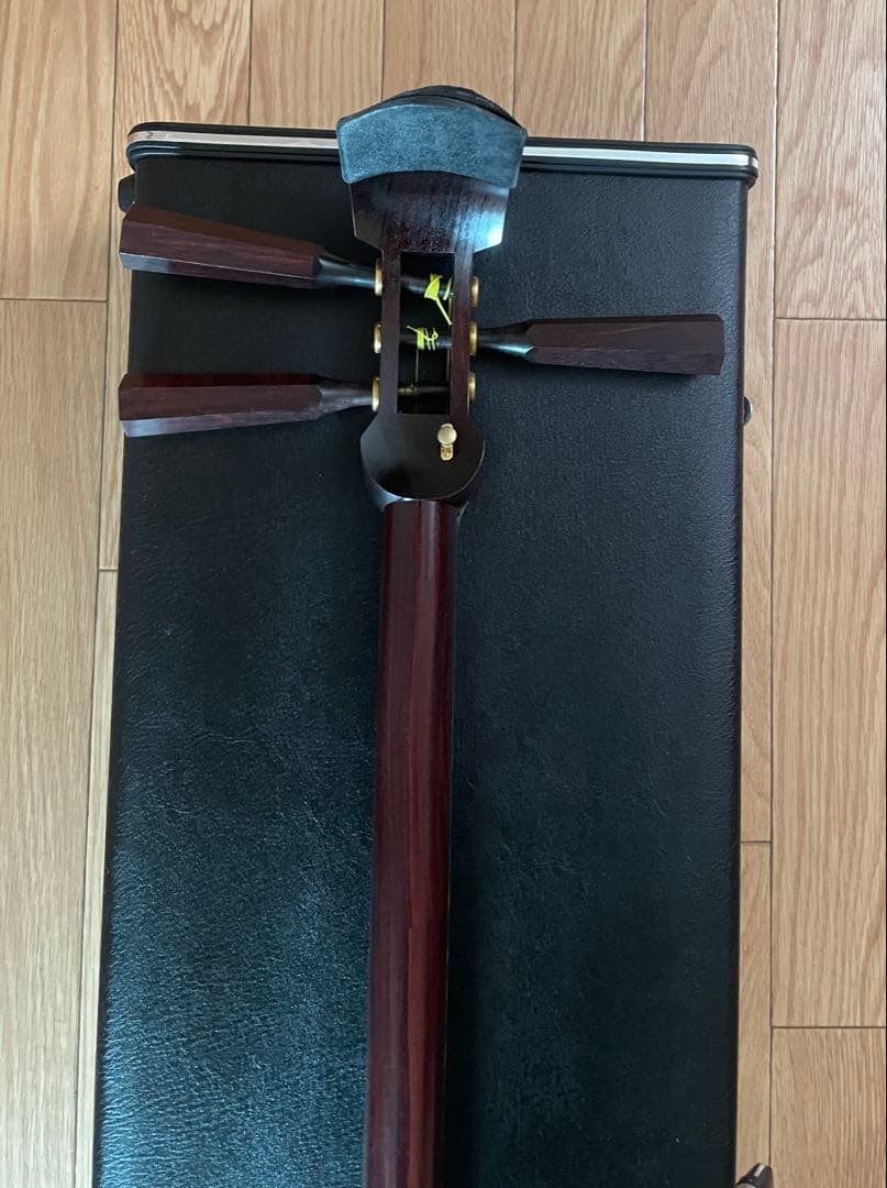 津軽三味線 紅木 全長101cm 棹3.3 撥・ケースなど付属品付　たのメル便