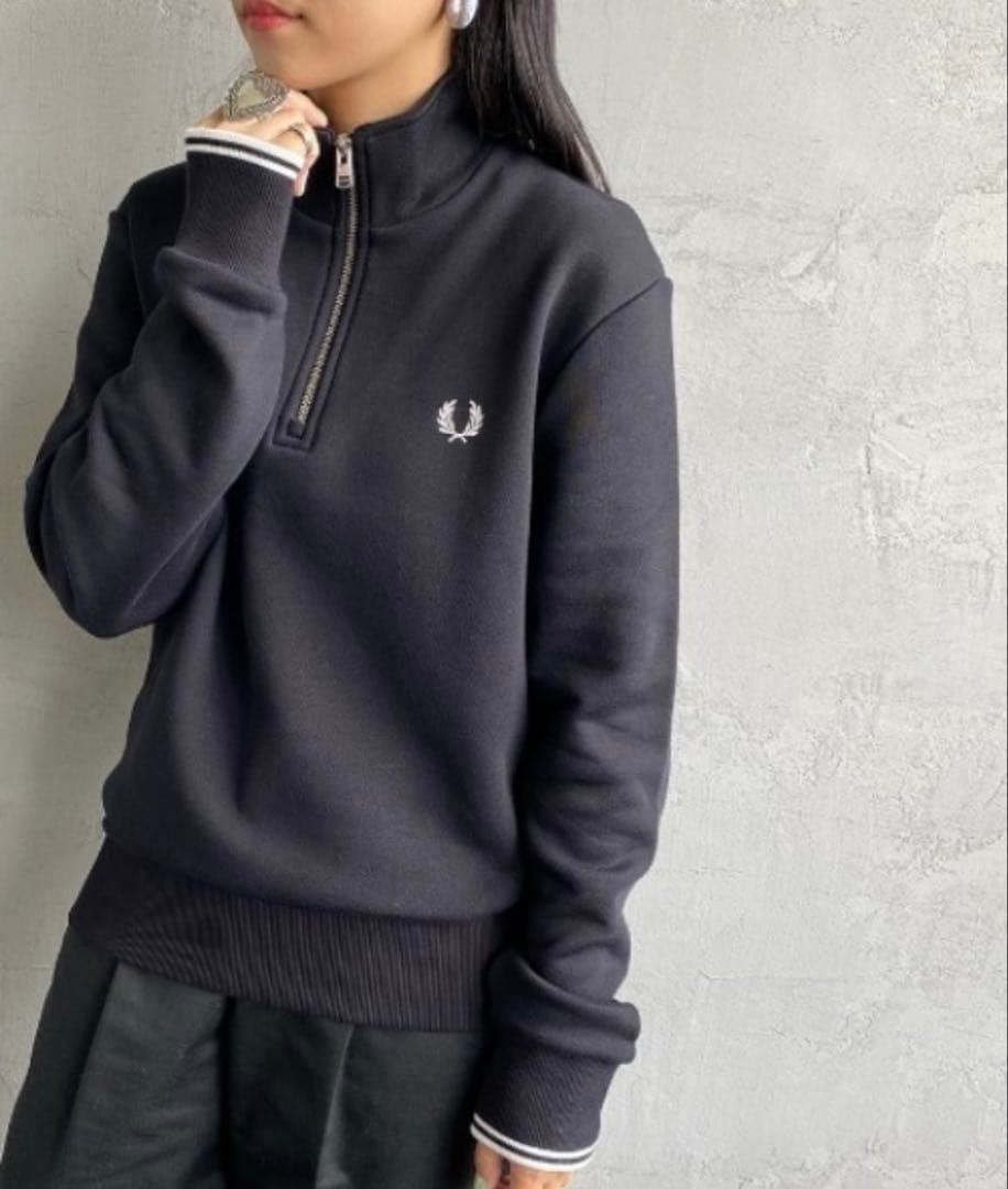 【即出荷可】FRED PERRY/ワンポイントロゴ刺繍 ハーフジップスウェット