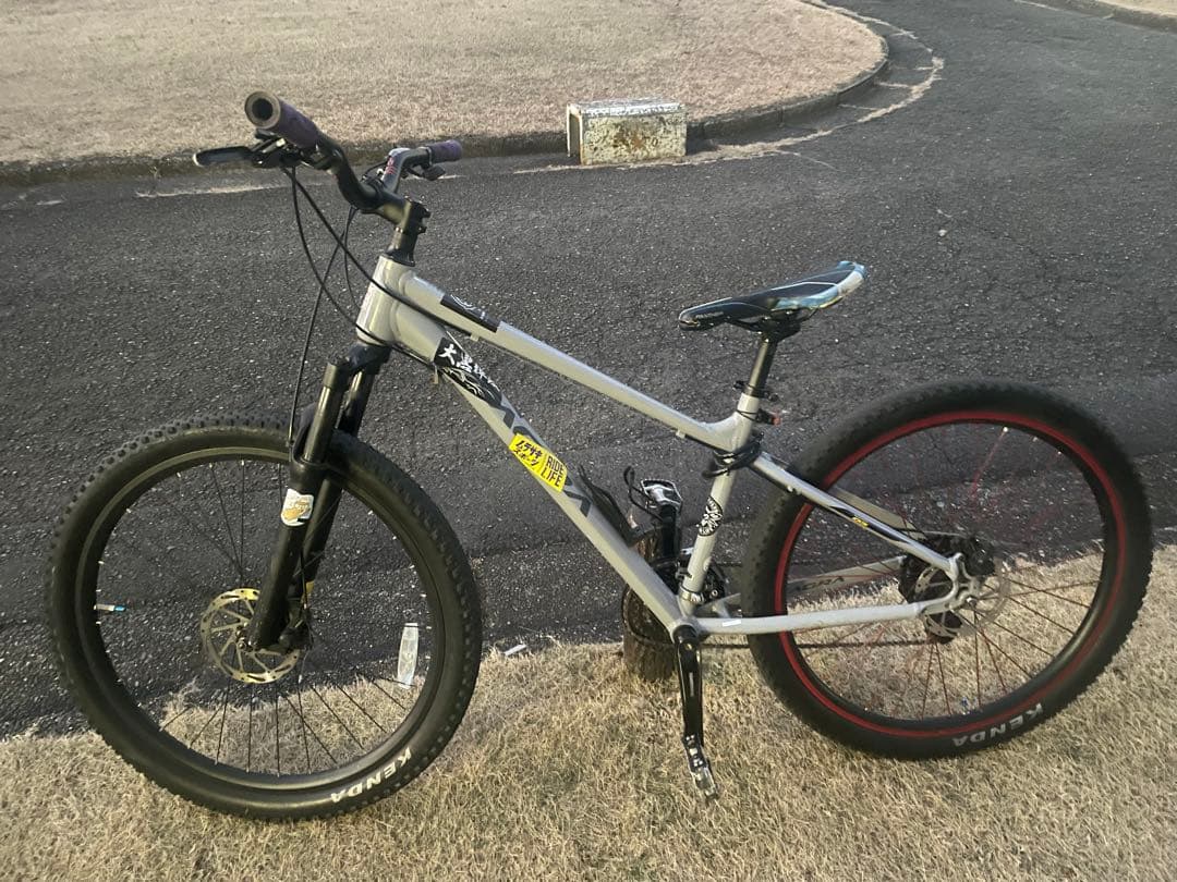 KAGRA27.5インチ マウンテンバイク RedBull 引き渡し限定です。