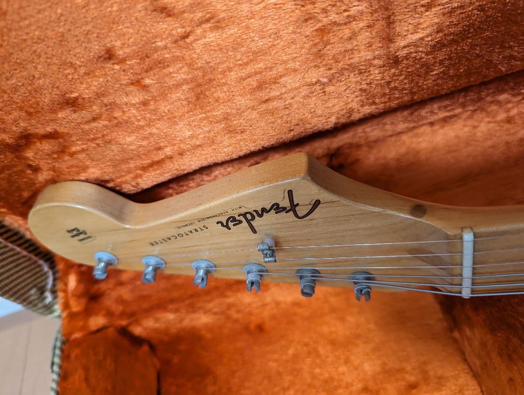 Fender American Vintage ストラトキャスター57 白