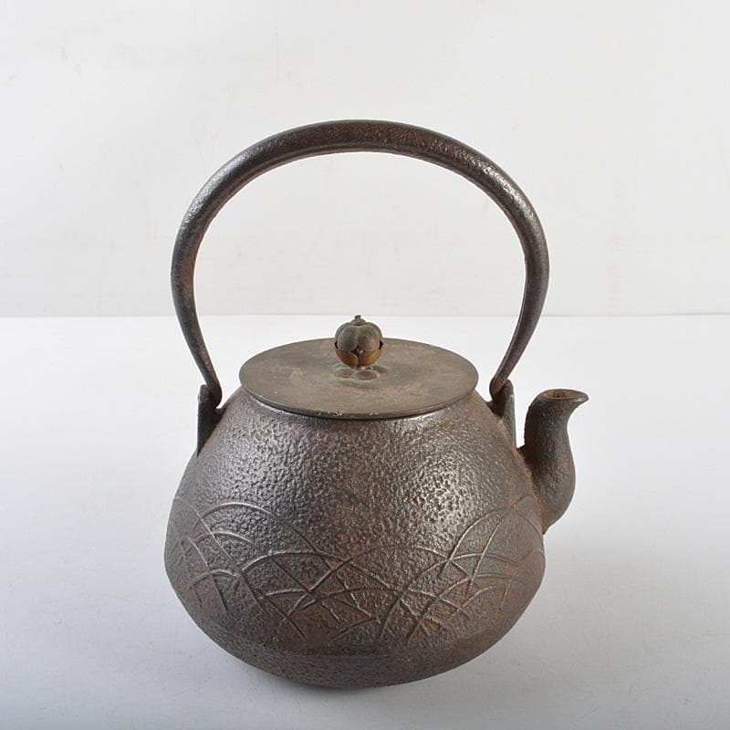 煎茶道具　龍文堂造　宝珠形秋草文　銅蓋　鉄瓶　鉄壷　D　R6027