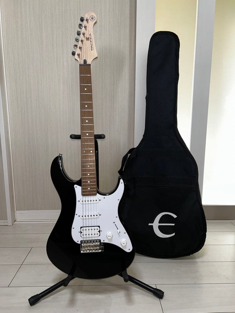 ヤマハ　YAMAHA Pacifica PAC012 パシフィカ 黒エレキギター
