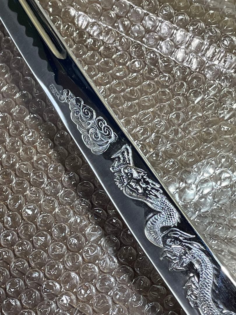 高級武具♢模造刀／レプリカ☆美品☆陣太刀☆ 刀身に竜の彫り物　観賞用