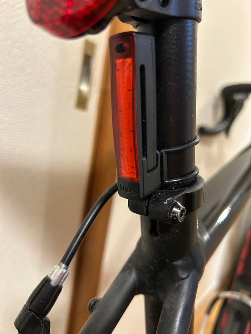 [極美品]ロードバイク　TREK ブラック ライト　反射板　ドリンクホルダー付き