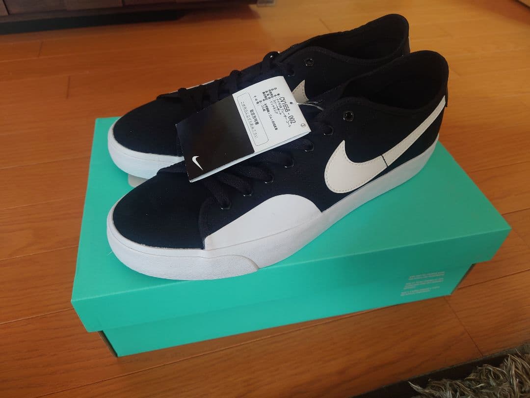 Nike ブラック/ホワイト スニーカー