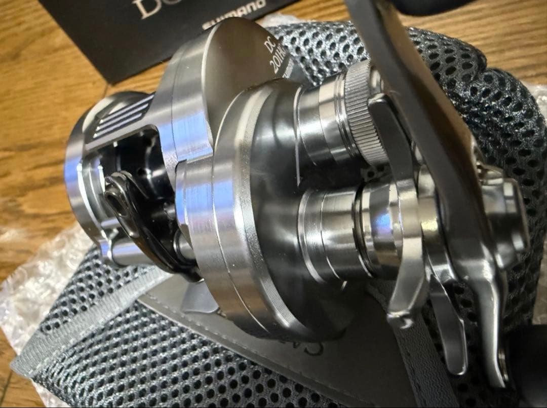 SHIMANO カルカッタコンクエストDC 201HG ベイトリール シマノ 左