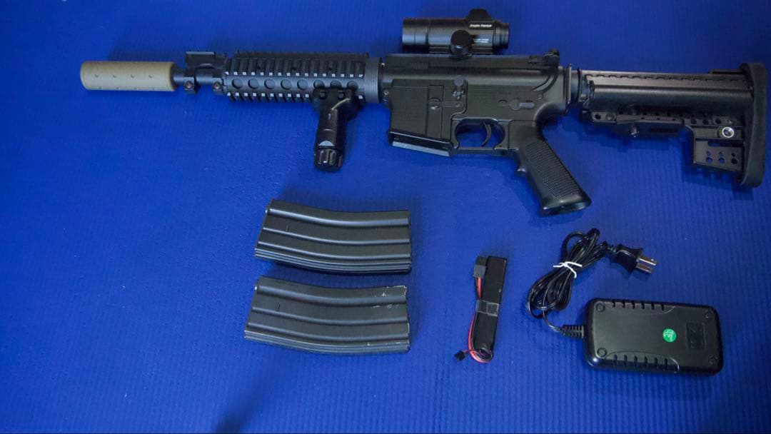 M4A1 電動ガン フルセット 美品 バッテリー＆充電器・マガジン2本付き