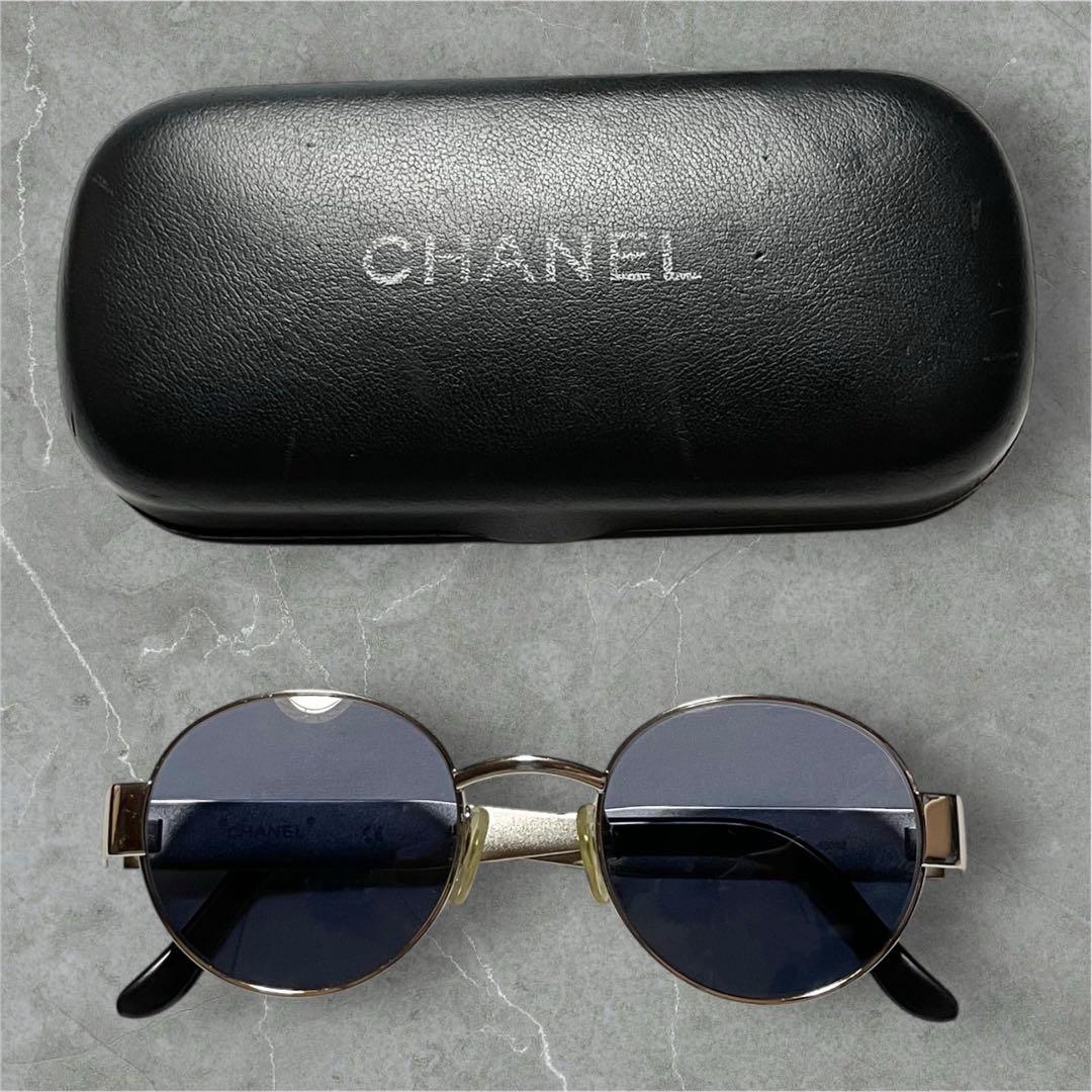 CHANEL サングラス オーバル型 ロゴ入り シルバーフレーム