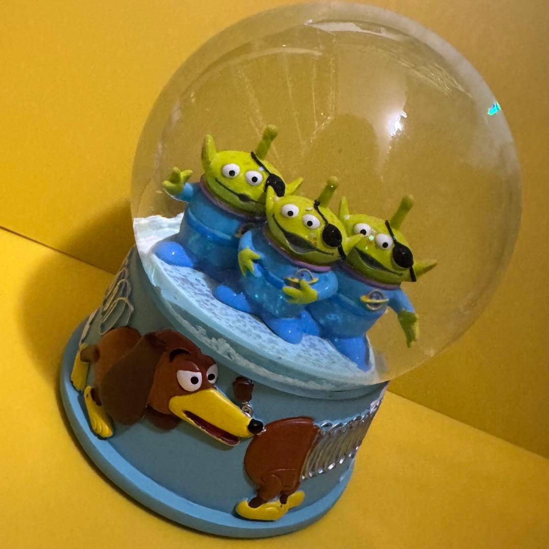 トイストーリー　スノーグローブ　ディズニーストア　箱あり　ピクサー　グリーンメン