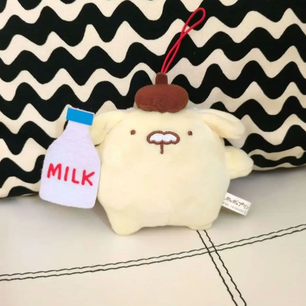 ポムポムプリン　マスコットぬいぐるみ　ミルクのおひげ　牛乳ひげ