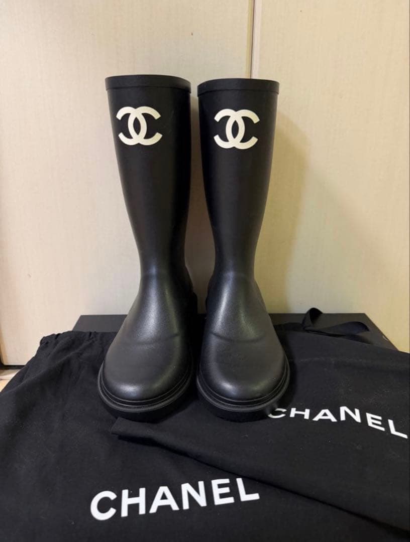 CHANEL ブラック 長靴・レインブーツ 収納袋付き　38