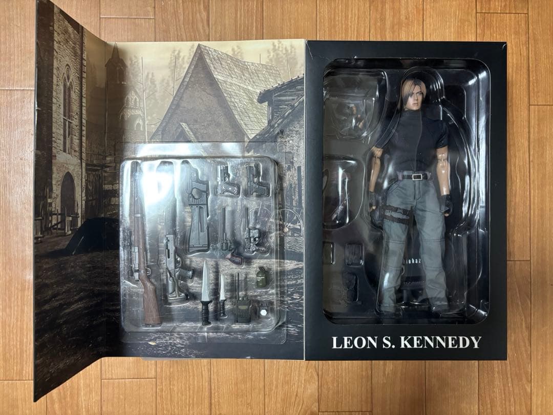 ホットトイズ　バイオハザード４　レオン　HOT TOYS RE4 バイオ４
