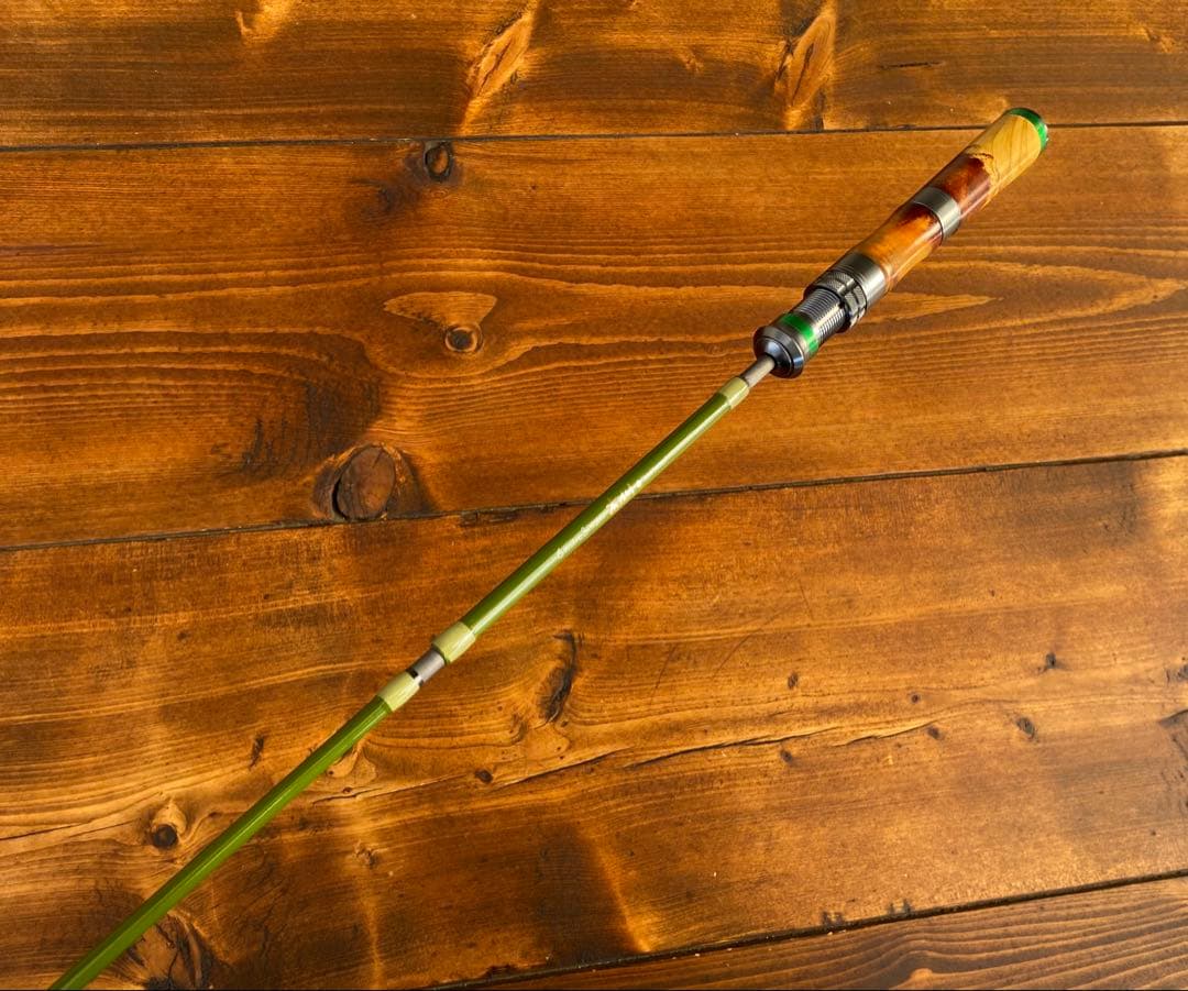 超軽量　カーボンロッド　トラウトロッド　長さ調節できるロッド　ウッドグリップ