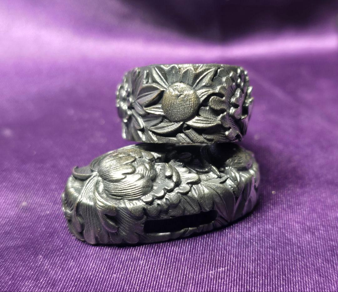 牡丹 高彫　縁頭鐺三点一作　刀装具