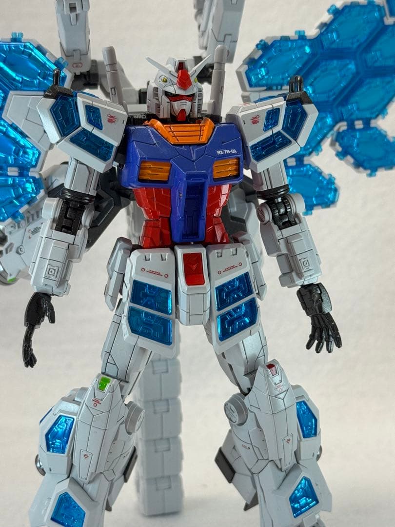 ガンプラ完成品　万博ガンダム全塗装完成品