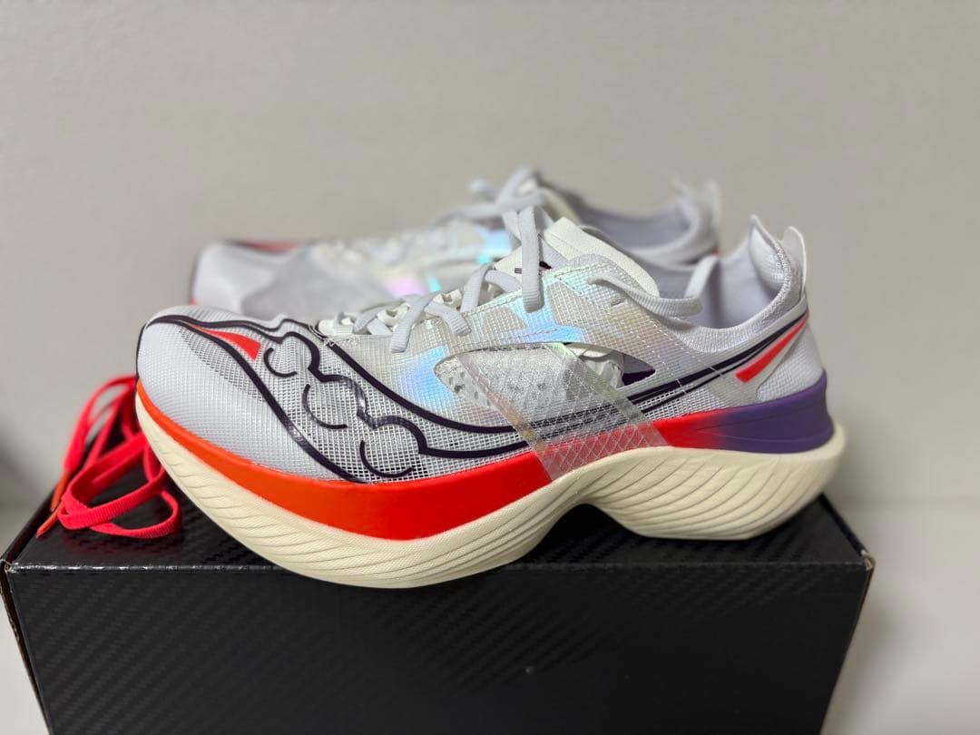 未使用品！　サッカニー　saucony エンドルフィンエリート 28.0㎝