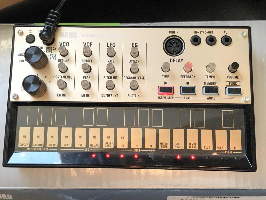 KORG Volca Keys・アナログ シンセサイザー・ACアダプター付き