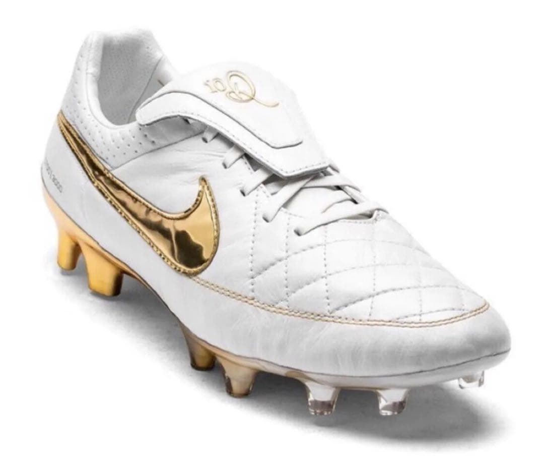 ロナウジーニョ×NikeTiempoLegendFG \"TouchofGold\"