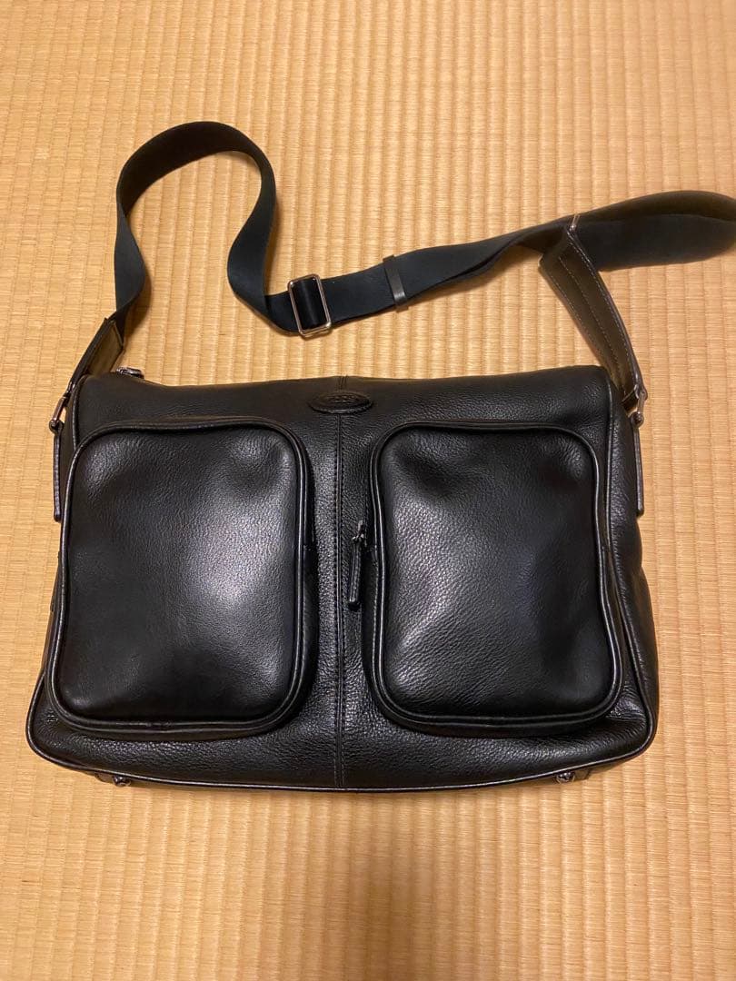 トッズ　TOD’Sショルダーバッグ　ブラック