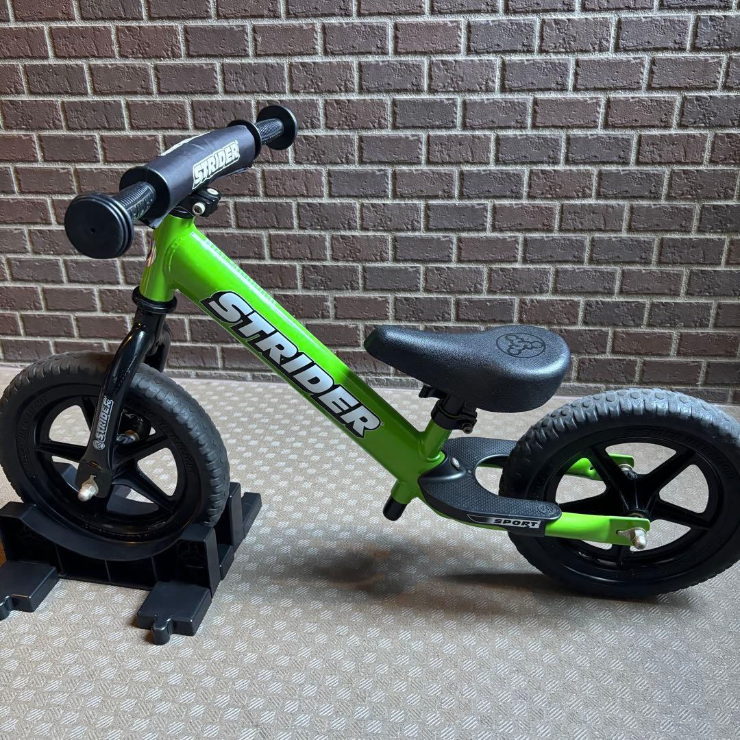 STRIDER バランスバイク グリーン 12インチ
