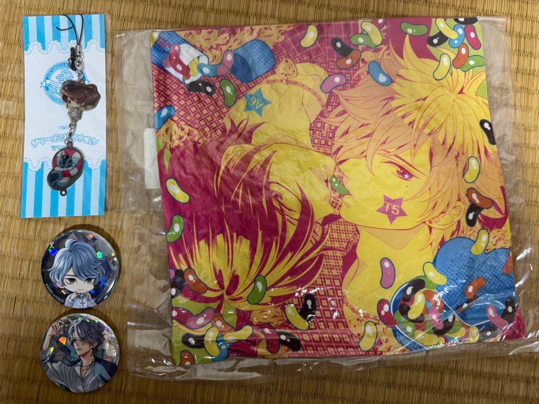 brothers conflict クッション。缶バッチ。ストラップ