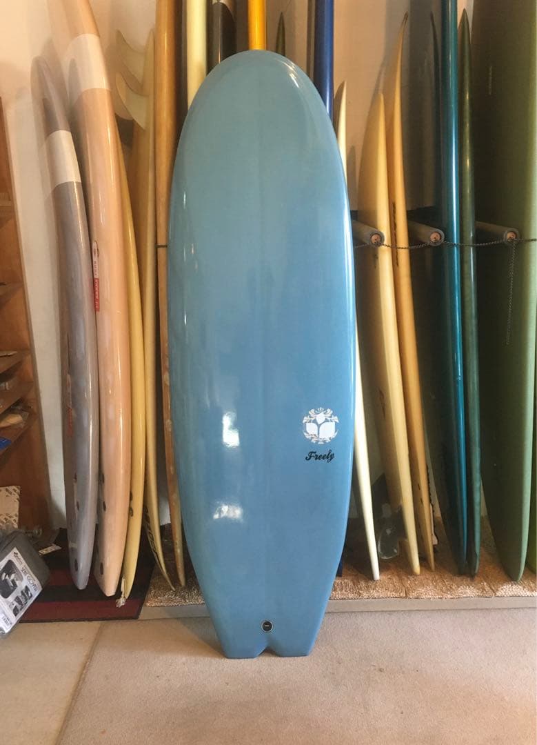 Three WeatherのFREELY ファンボード 5’10  42L