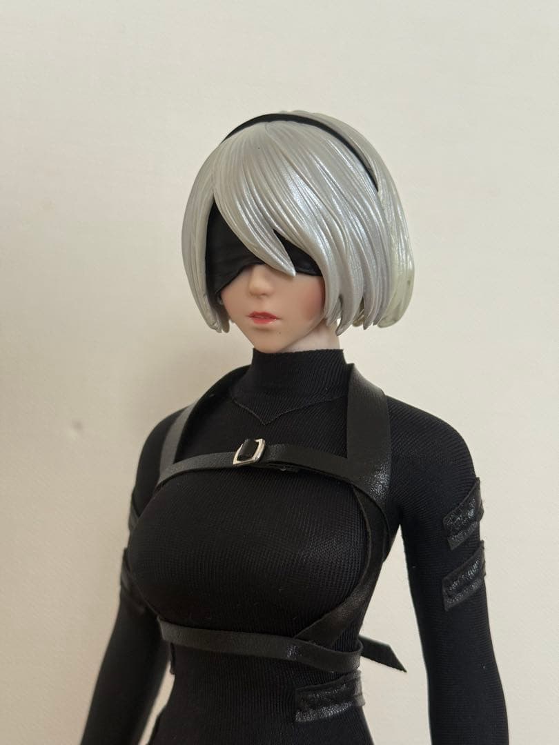 ニーア　2B似て　可動フィギュア　1/6