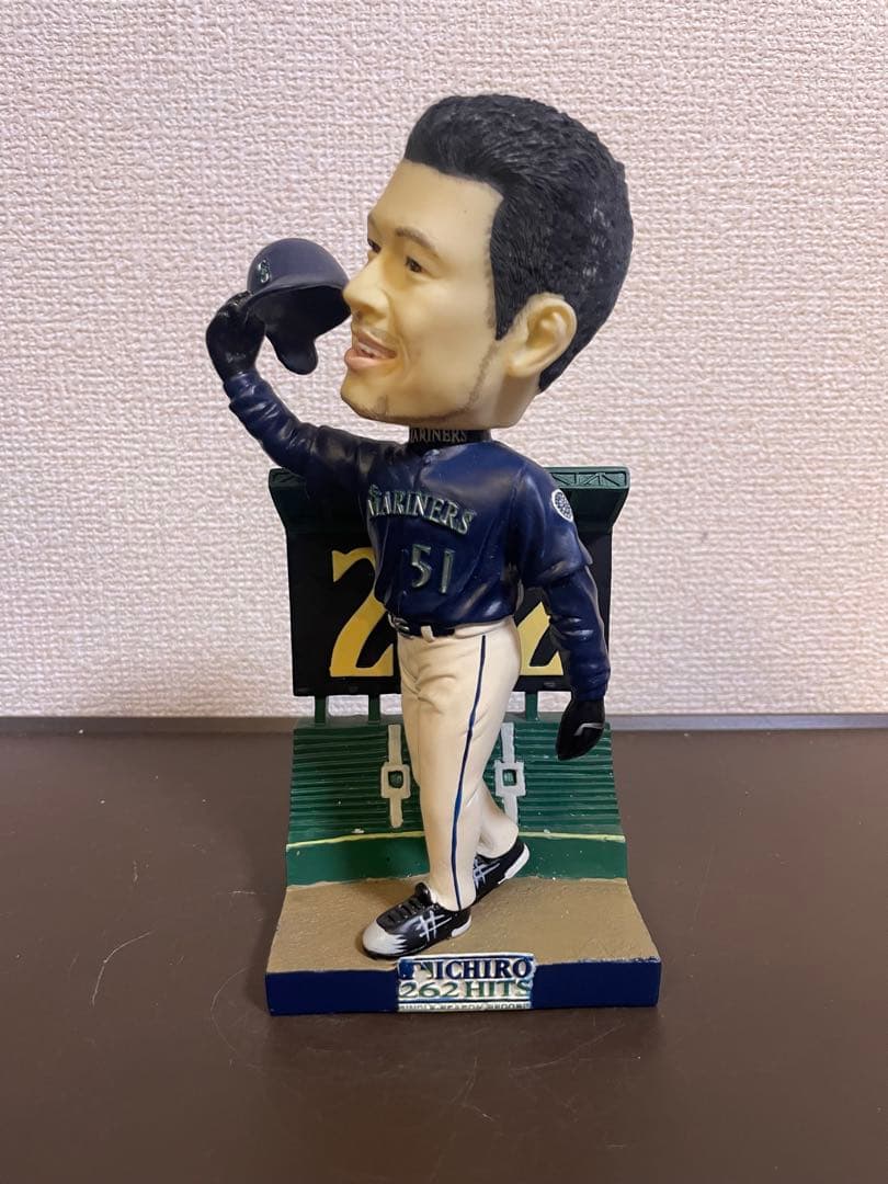 超希少!! イチロー　2005年　262安打達成記念　球場配布ボブルヘッド