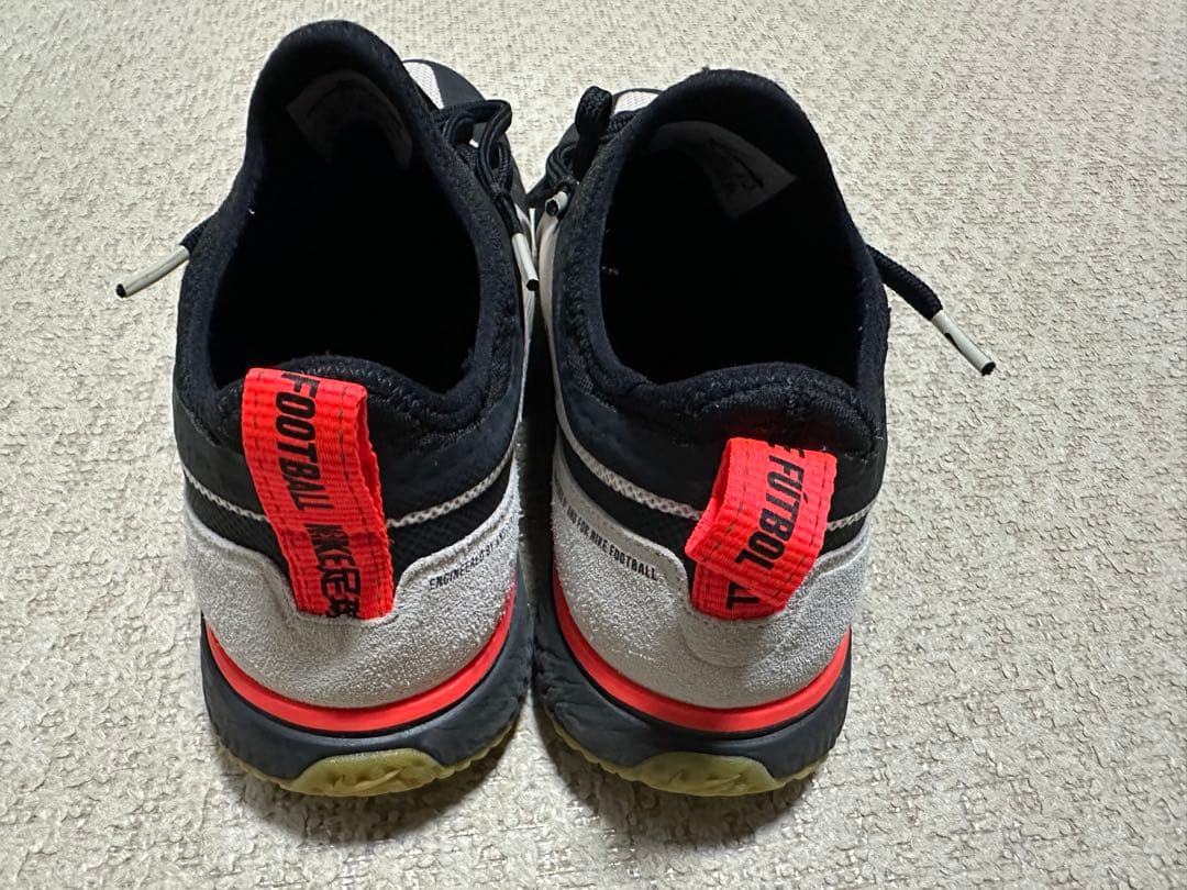NikeF.C.フットボールシューズ ブラック/グレー/レッド
