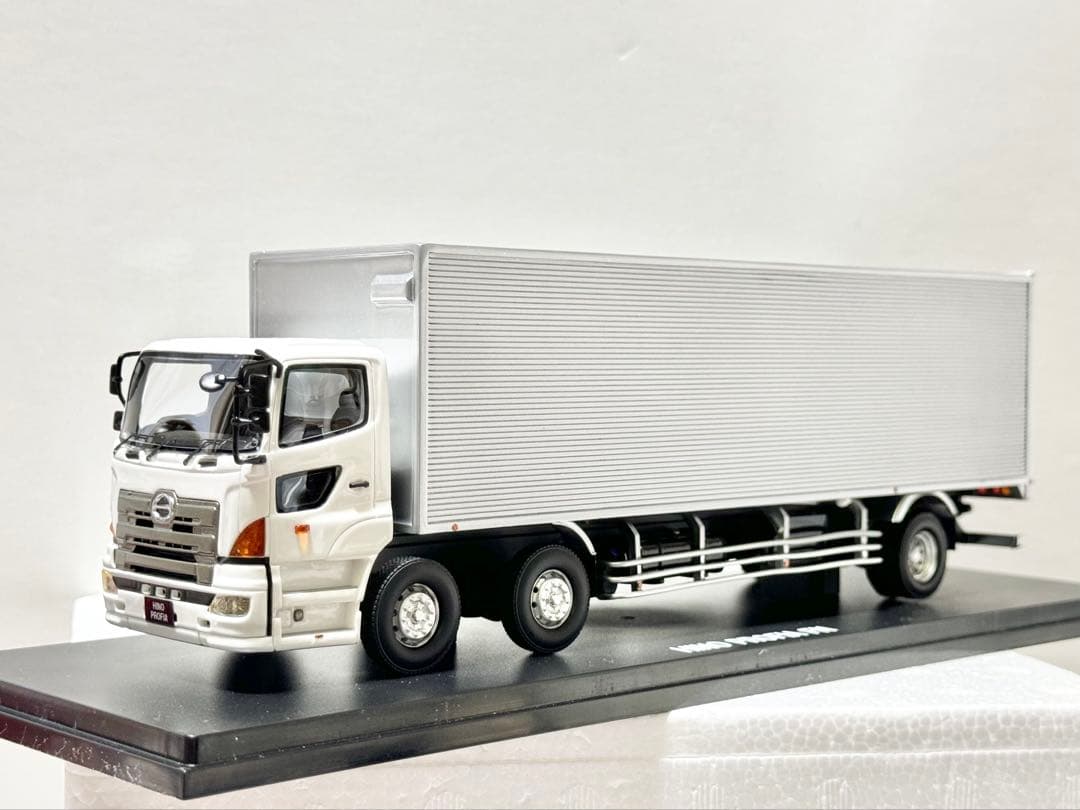 【レア】日野・グラプロ　前２軸　ショートキャブ　デコトラ　トラック　タフ43