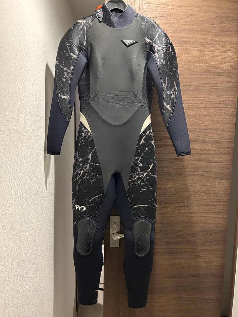 World dive ウェットスーツ