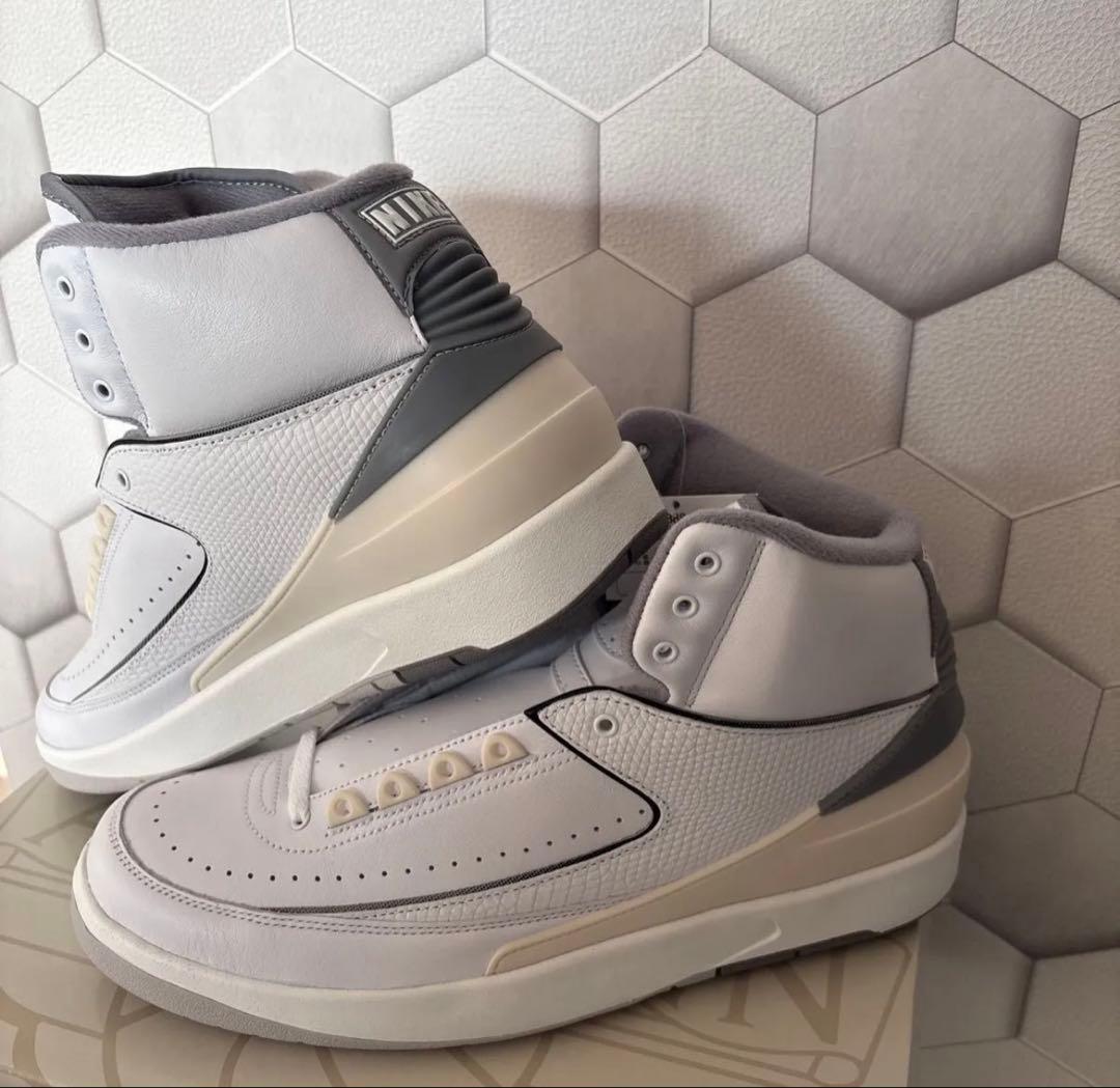 NIKE Air Jordan 2 ホワイト/グレー　rétro