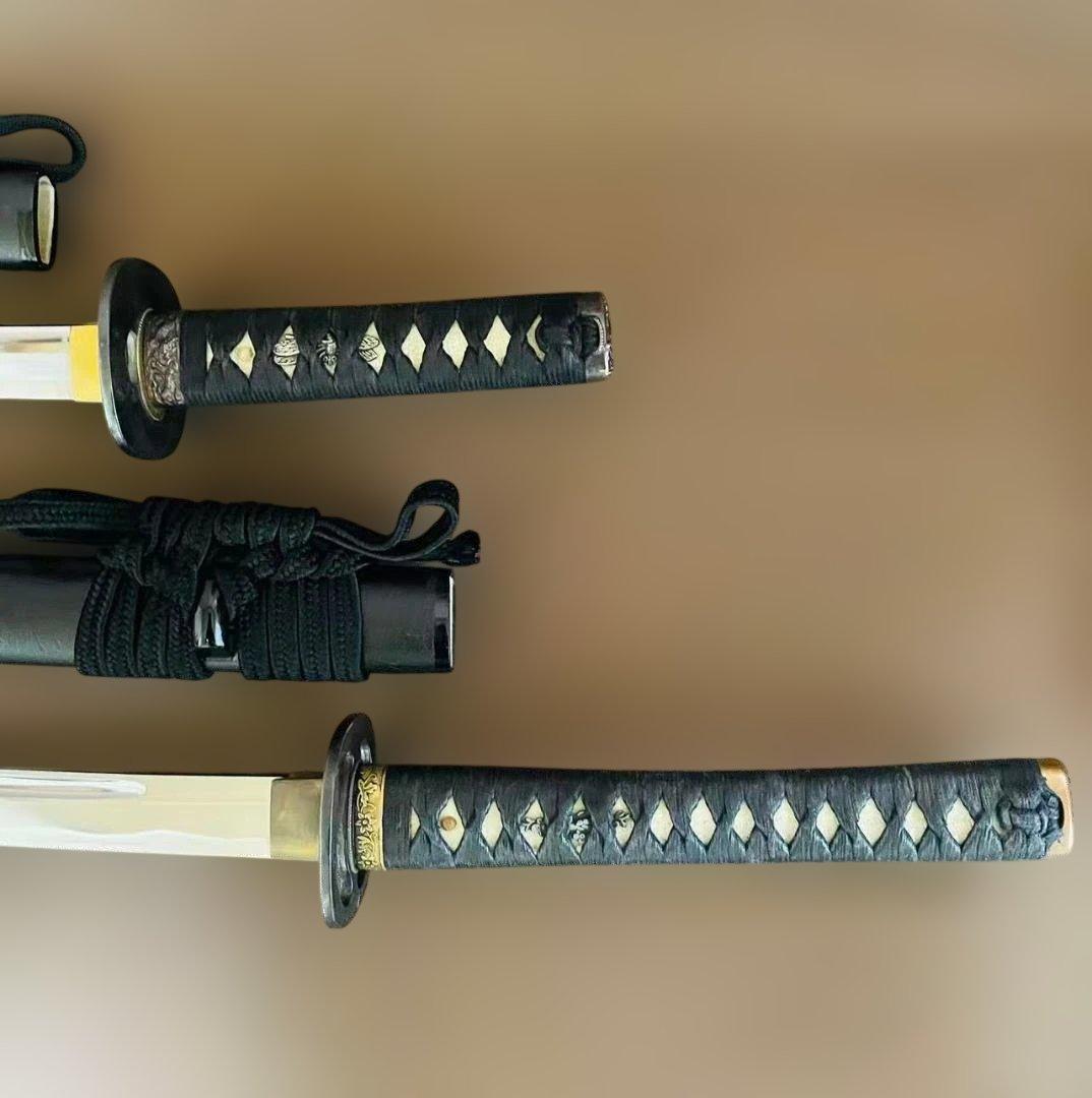高級模造刀　居合刀 のたれ紋　樋入り　打刀　脇差　2本セット インテリア(刀3)