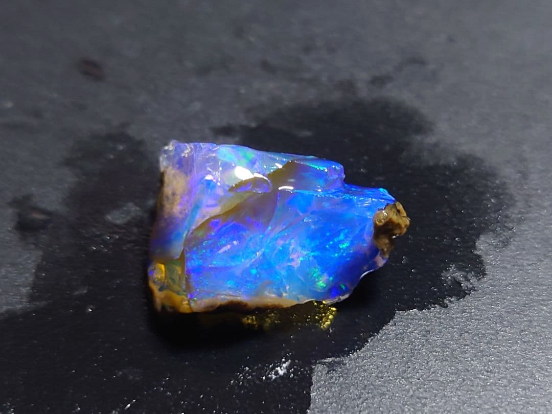 エチオピア　オパール　ピンファイア　星空のような　鉱物　標本　原石　チョーク