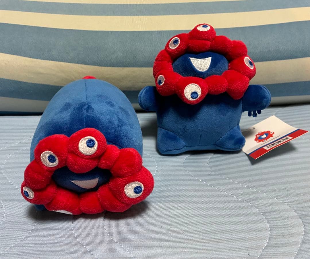 ミャクミャク　ねそべり　立　もっちりぬいぐるみ
