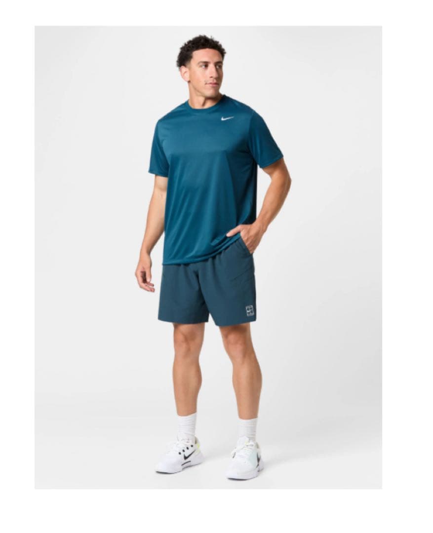 Nike ショートスリーブ Tシャツ　Mサイズ