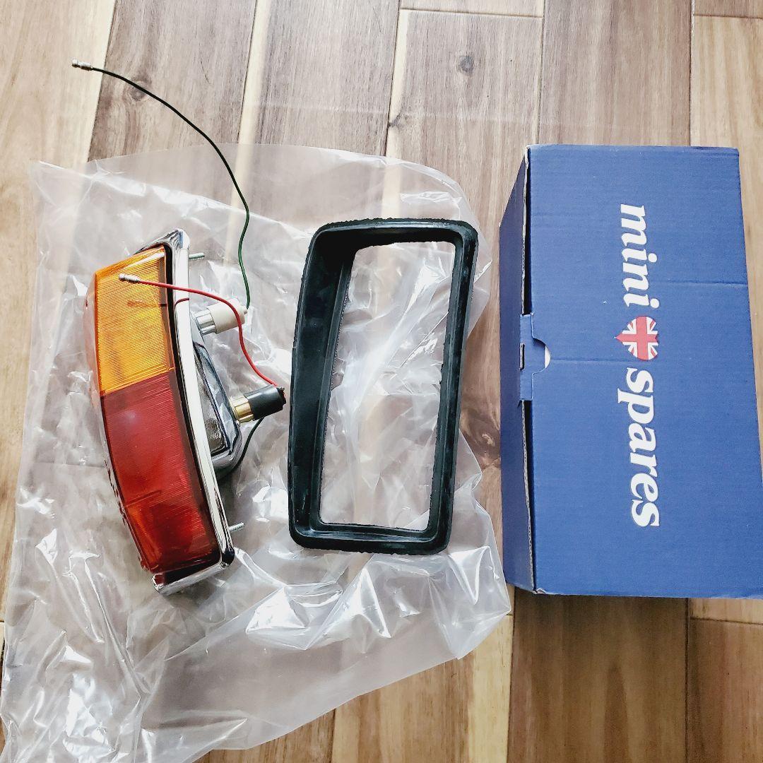 ローバーミニ MK2 用 右側用 テールランプ アッシュ ゴムパッキン付き 新品