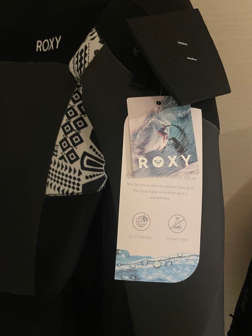 Roxyセミドライ　ウェットスーツMサイズ
