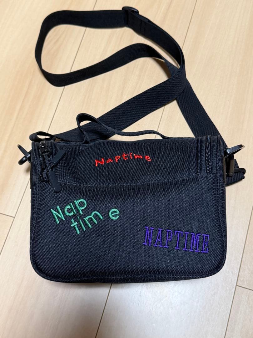 Nissy Naptime ショルダーバッグ