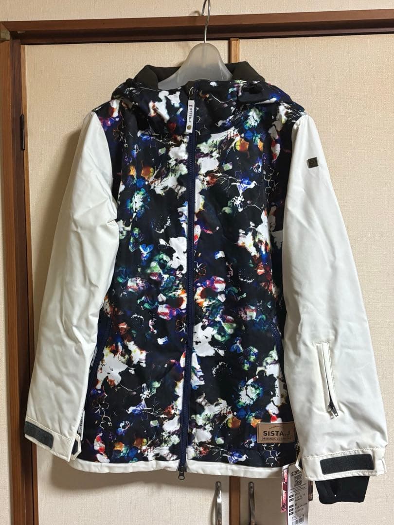 新品未使用 ウィンタースポーツ用ウェアセット（手袋・帽子付き）