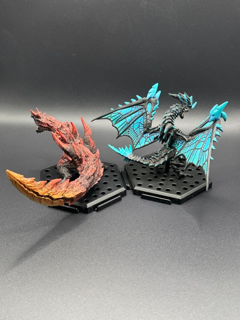 RKA　モンスターハンター　フィギュア　滅刃ディノバルド&青電主ライゼクス