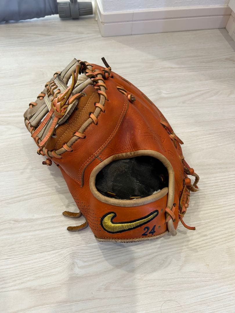 ナイキ　ファーストミット　左投げ