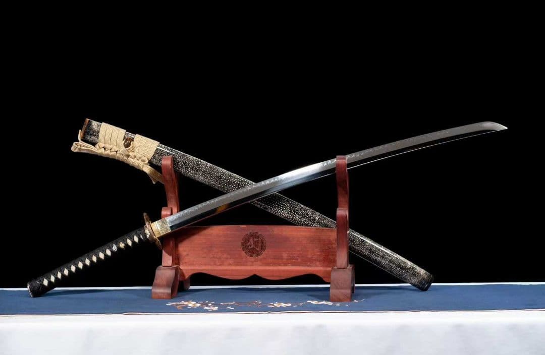 【三蔵】古兵器 刀装具 日本刀　模造刀 居合刀 武士道 鑑賞用 美術刀 贈り物