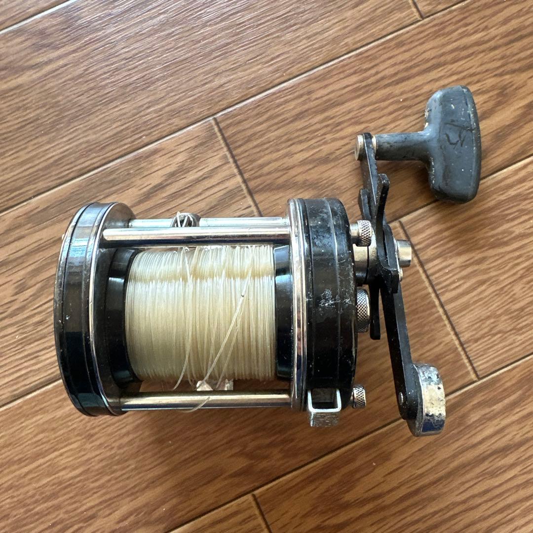 ABU Ambassadeur 7000C リール