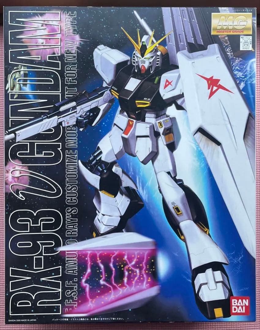 MG 1/100 RX-93 νガンダム
