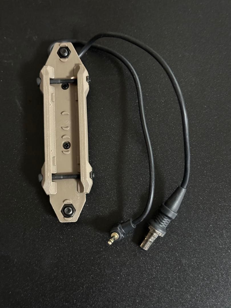 【セール】PEQ とSUREFIRE用ダブルリモートスイッチ タンカラー