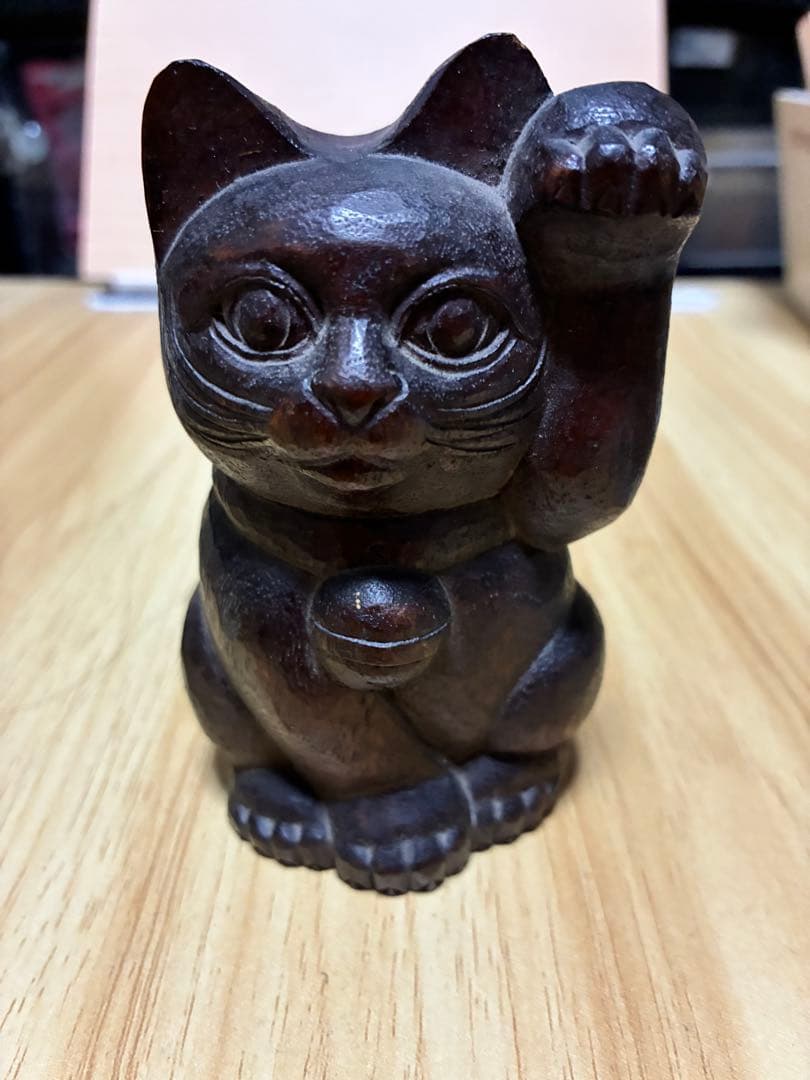 招き猫　木彫り