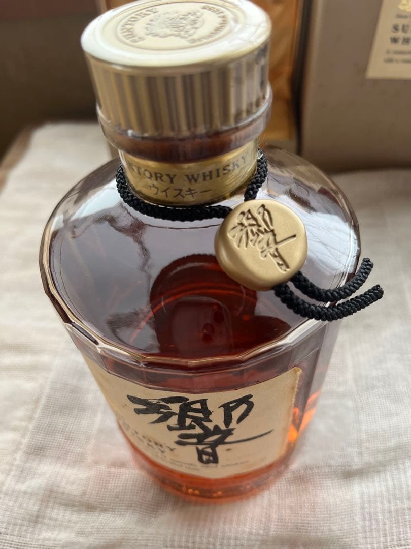 未開封　サントリー　ウイスキー 響　古酒　ゴールドラベル